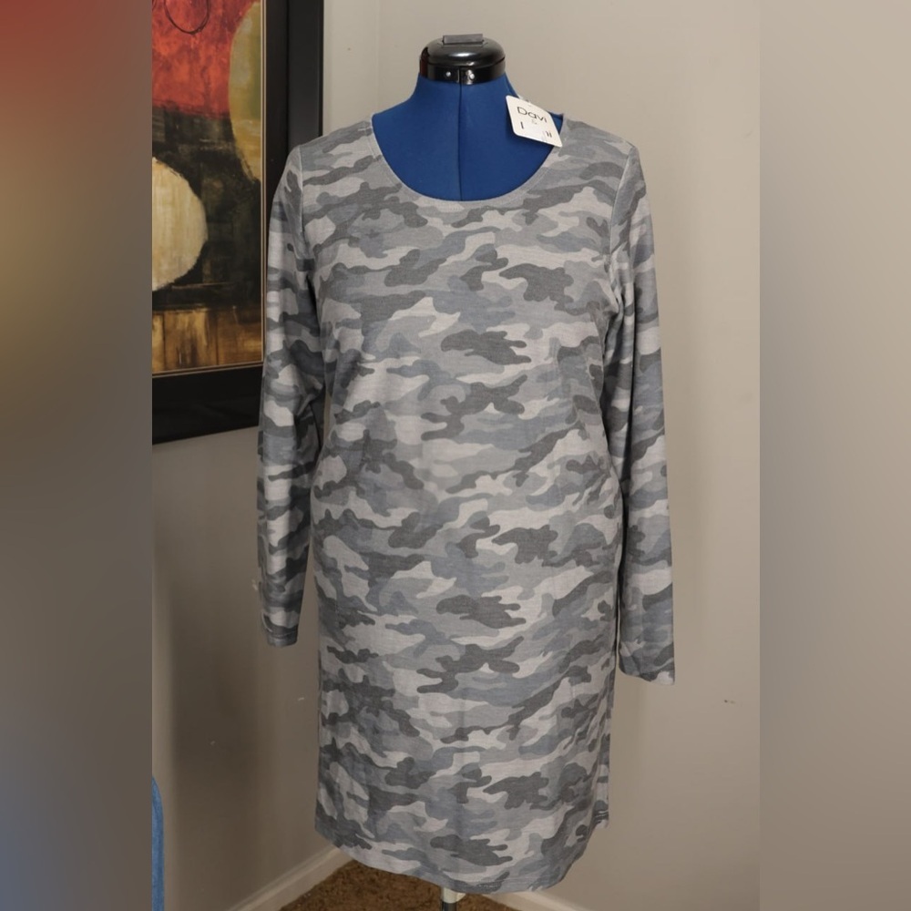 Davi & Dani Women's Sz L Camoufalge Print Long Sleeve Midi Dress NWT Military